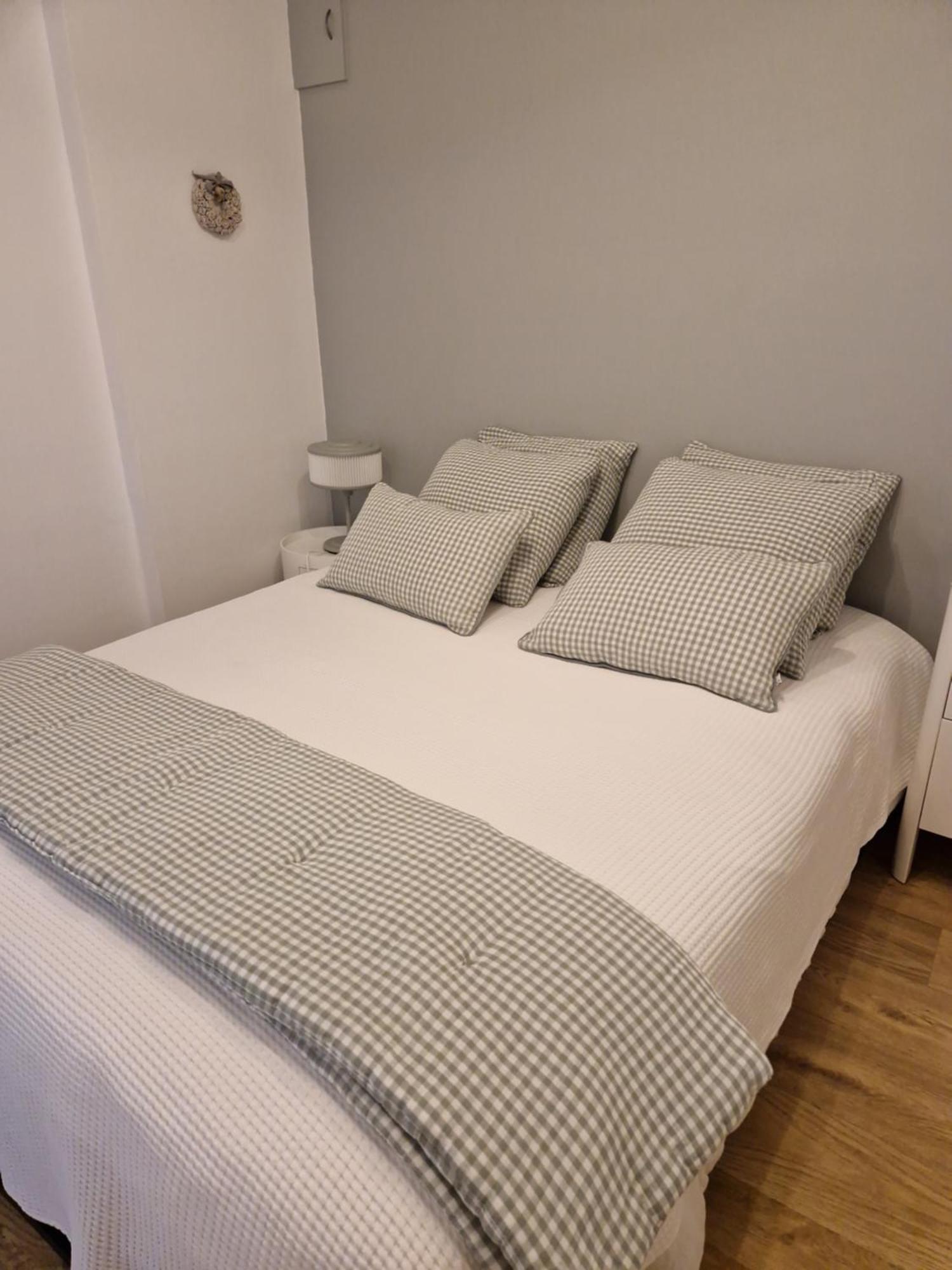 La Cour Apartment Honfleur Bagian luar foto